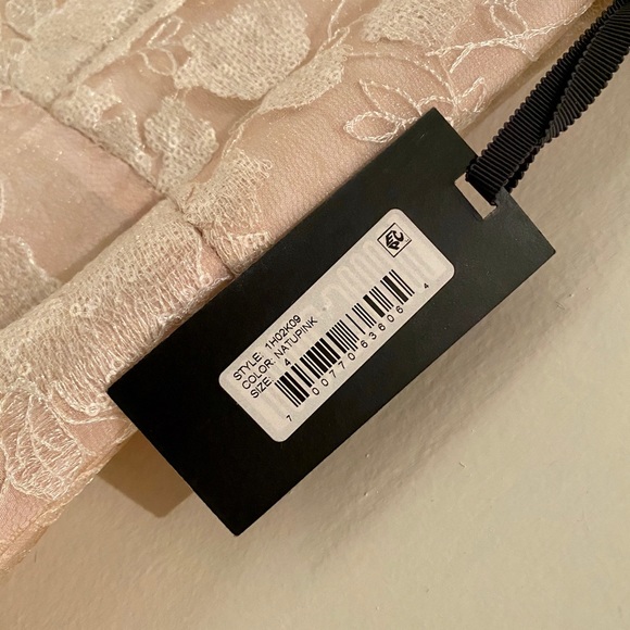 Vera Wang Natural Pink Evening Gown. Size 4 - Picture 5 of 5